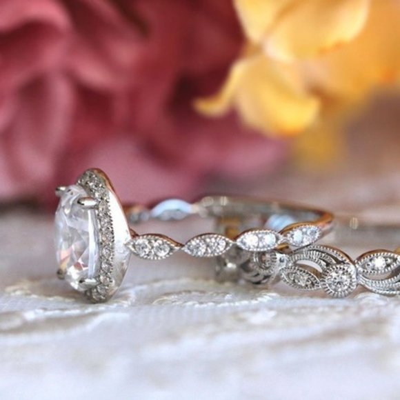 *NEW 925 Silver Oval Cut Diamond Halo 2PC Ring Set - Picture 3 of 4